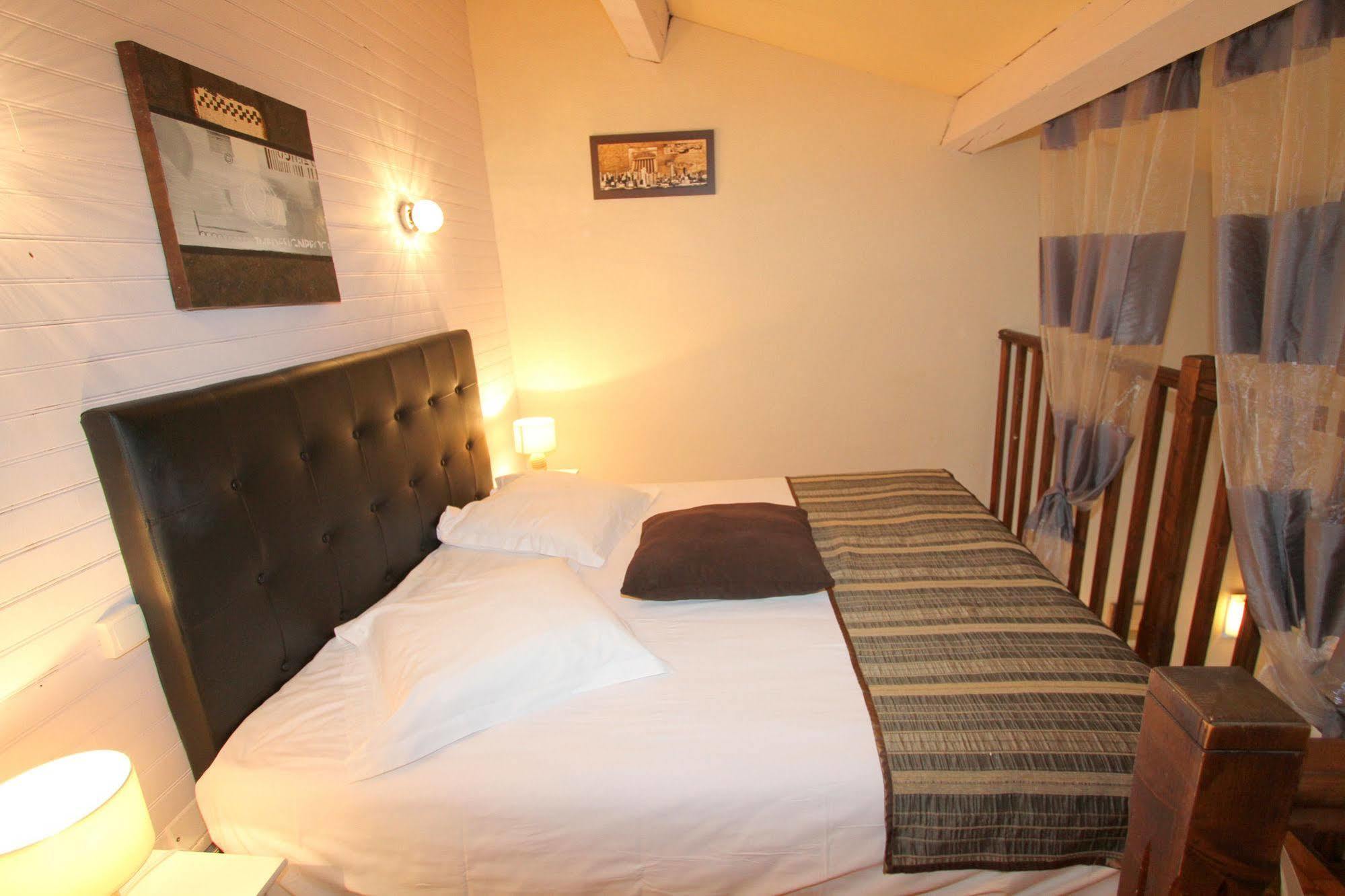 Auberge Des Pins Tourrettes Exterior foto